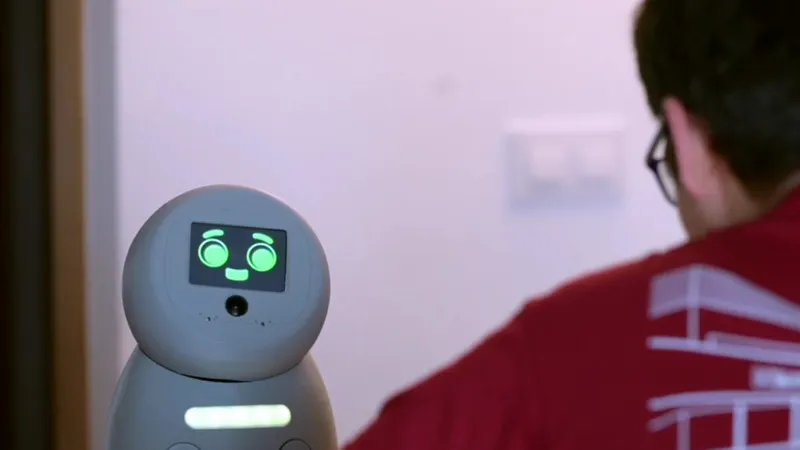 Un robot con inteligencia emocional empieza sus primeras pruebas en terapias de autismo en Madrid