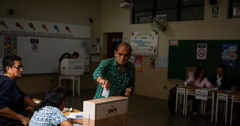 Los votos impugnados centran la atención en la ajustada elección presidencial en Perú