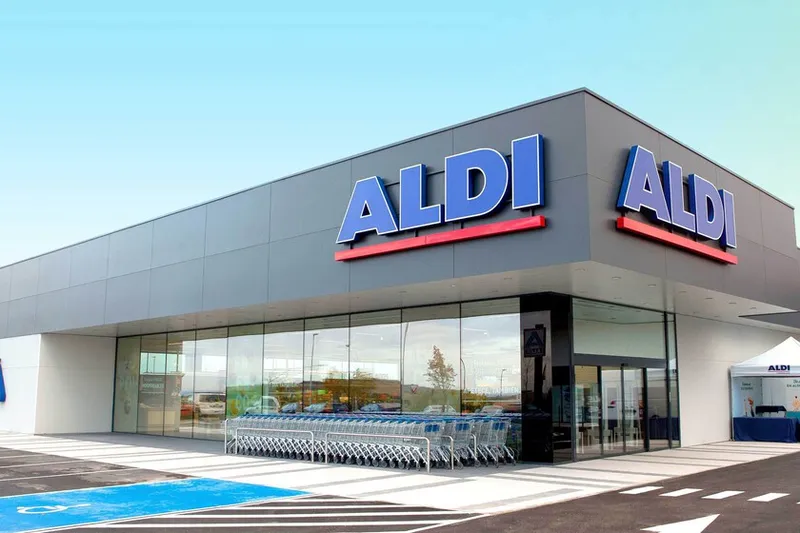 Aldi prepara la vuelta a la rutina y lanza este sábado tres básicos de cocina: batidora portátil, grill y freidora de aire doble