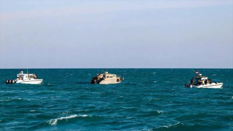 Dos petroleros saudíes abandonan el mar Rojo; Yemen activa el bloqueo naval