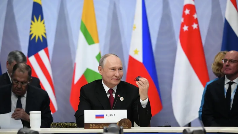 De alimentos a centrales nucleares: Putin esboza los horizontes de cooperación Rusia-ASEAN | Video