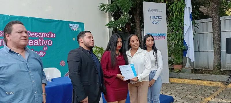 Creatividad que se convierte en oportunidades: 130 protagonistas culminan formación especializada