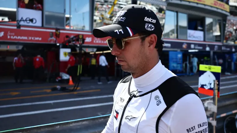 Checo Pérez y Valtteri Bottas abandonan el GP de Austria y terminan en el fondo de la clasificación