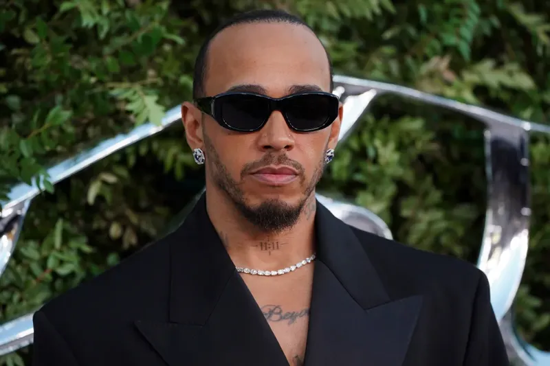 Lewis Hamilton sorprendió a los hijos de Kim Kardashian con un tierno regalo