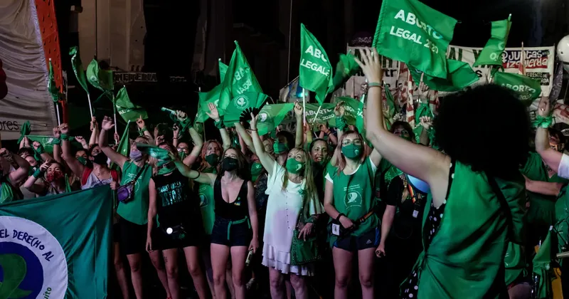 De Colombia a Chile: la ola conservadora en América Latina pone a prueba las leyes sobre el aborto