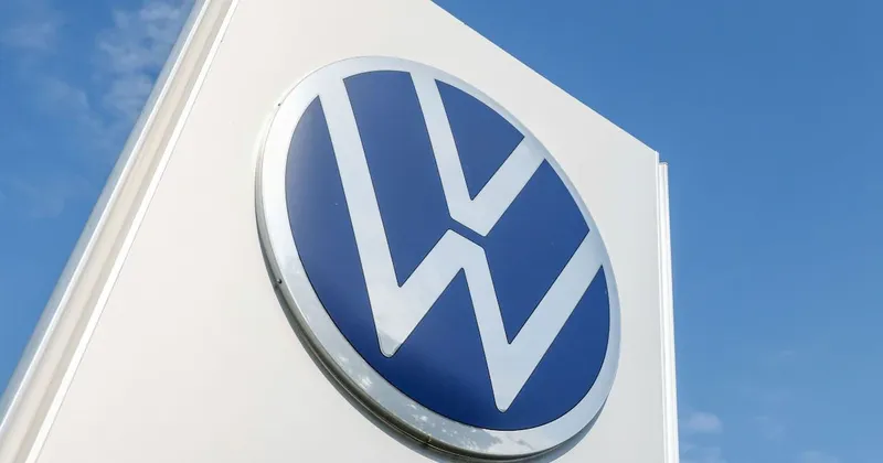 Volkswagen planea eliminar hasta 100.000 empleos y podría cerrar fábricas, según informe