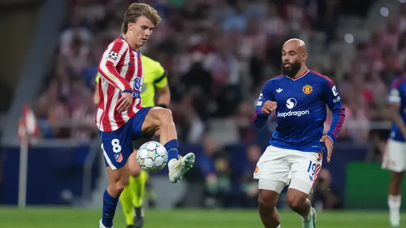 Atlético Madrid le pega a Manchester United, pero Obed Vargas sigue en el exilio