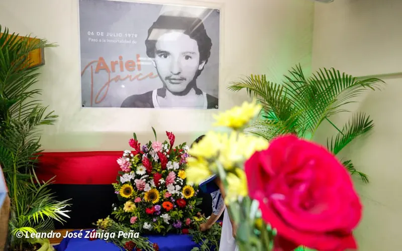 Rinden homenaje a héroe y mártir revolucionario Ariel Darce