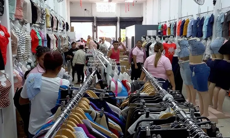 Celebración del Día de las Madres impulsa las ventas en el Mercado Oriental