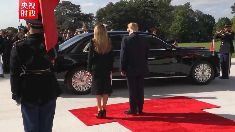 Xi Jinping asiste a la ceremonia de bienvenida ofrecida por Donald Trump en la Casa Blanca