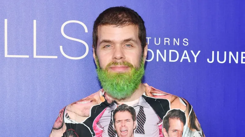 La familia de Perez Hilton rompe el silencio y hace una petición en medio de la crisis que enfrentan