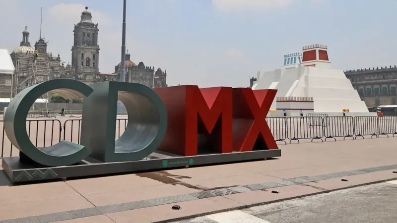 Prensa internacional reacciona a los bloqueos que hay en el Zócalo, aseguran que los turistas “se sentirán decepcionados”