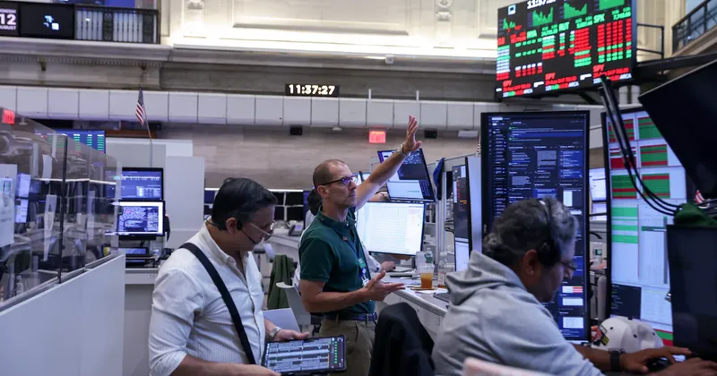 Wells Fargo recorta su pronóstico para el S&P 500 y advierte sobre los riesgos de la IA