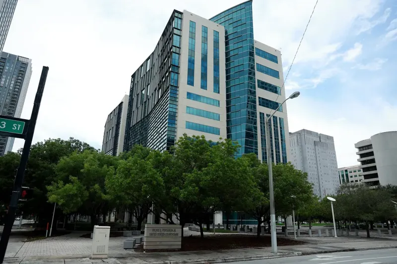 Sellos y editoras latinas independientes obtienen fallo judicial de $1,2 millones por distribución ilícita de catálogos
