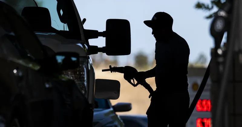 Gobierno cuadruplica subsidio a gasolina para autos de lujo en México