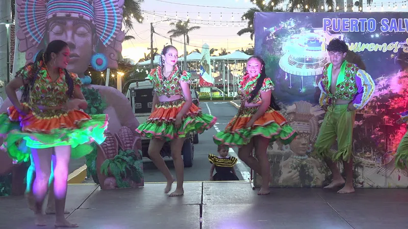 Puerto Salvador Allende se llena de colorido y tradición celebrando al huipil