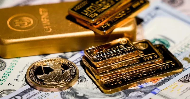 ¿Qué es el ‘debasement trade’ y por qué impulsa al oro y al bitcoin y golpea al dólar?