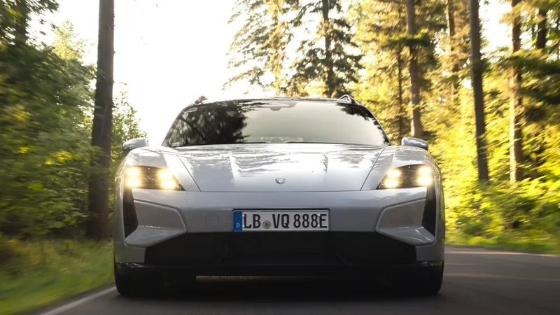 Probamos el nuevo Porsche Taycan: hasta 1.034 CV, 700 km y una tecnología que revolucionará los eléctricos