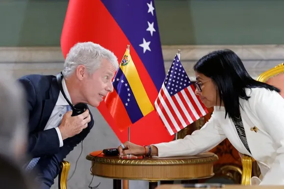 Venezuela firma acuerdos energéticos con Estados Unidos y petroleras