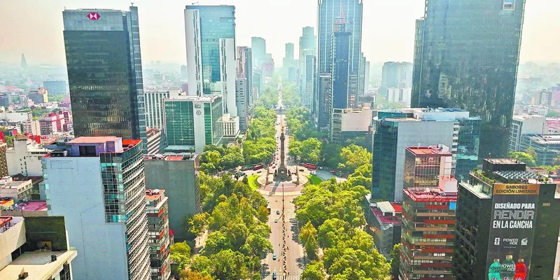 Economía mexicana pierde impulso en mayo; IGAE cae 0.3% tras fuerte avance de abril