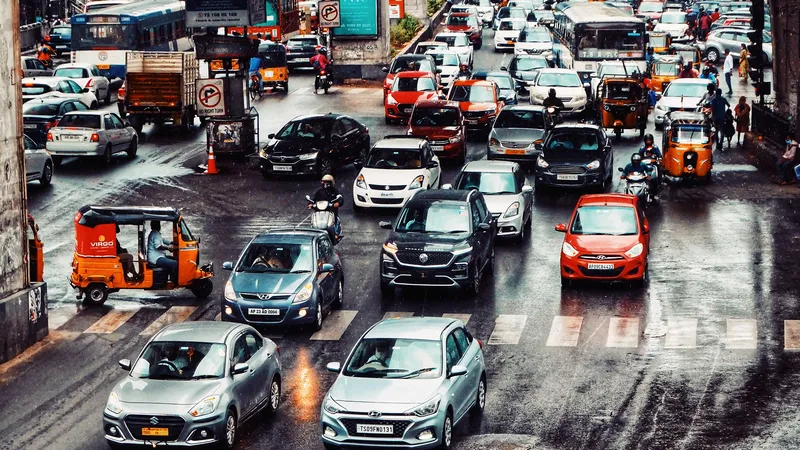 Los coches de gasolina pierden por primera vez en el tercer mayor mercado mundial frente a alternativas menos contaminantes