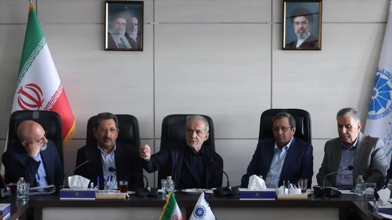 Presidente: Irán no cederá ante exigencias “excesivas” de EEUU en diálogos