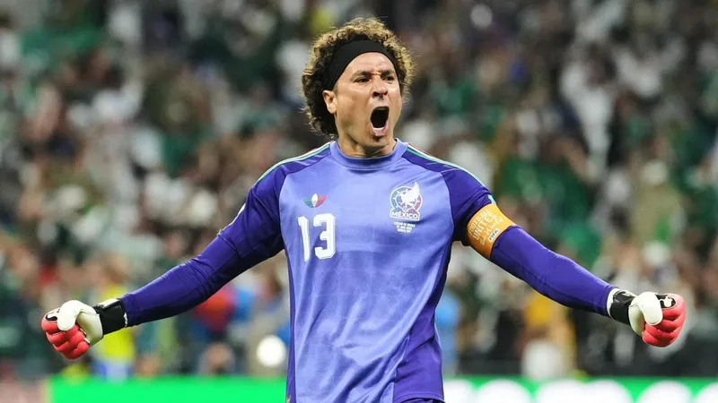 México le dedica una fiesta al Memo Ochoa