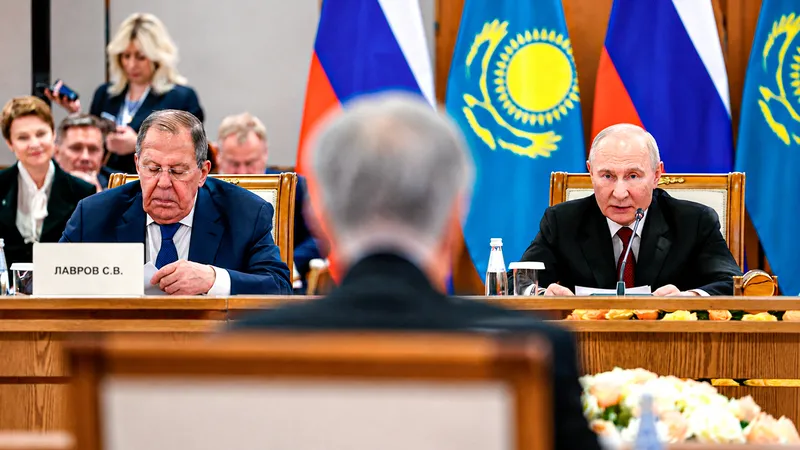 Putin: Occidente no logró frenar el crecimiento de Rusia
