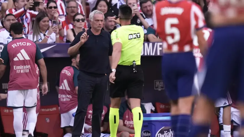 Real Madrid TV pierde los papeles: "Falta una circular que permita a los rivales salir con revólver. Es vomitivo"