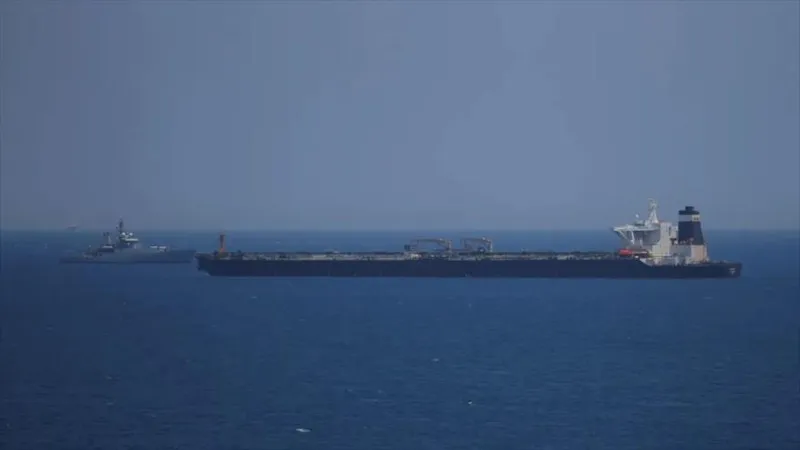 Colapso del bloque naval estadounidense: 11 embarcaciones iraníes rompen el cecro