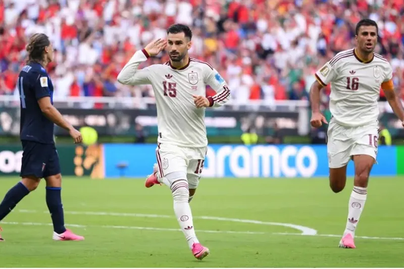 España vence a Uruguay y avanza como líder del Grupo H