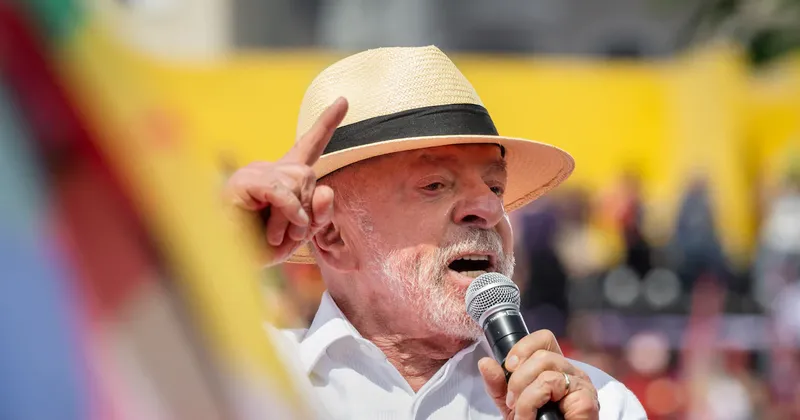 Ventaja de Lula sobre Flávio Bolsonaro se reduce a pocas semanas de las elecciones en Brasil