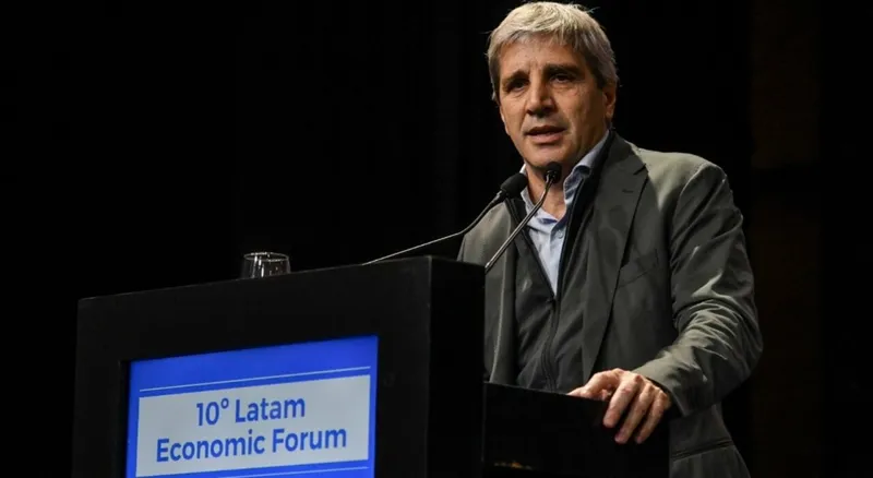 Argentina registra en junio su primer déficit fiscal desde la llegada de Milei