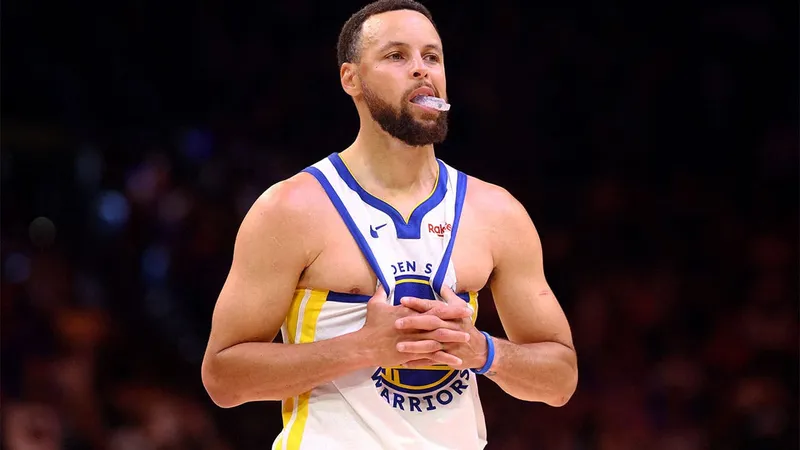 Stephen Curry renunció a un jugoso salario para ayudar a los Warriors