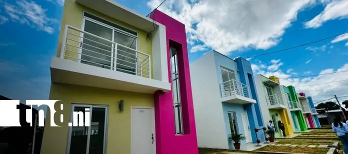 Inauguran los Apartamentos «Nuevas Victorias» y entregan las primeras tres viviendas en Managua