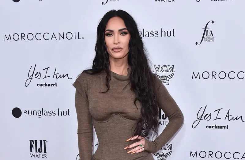 Megan Fox estaría feliz por el romance entre MGK y Dakota Johnson