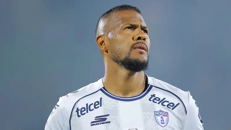 Salomón Rondón, cada vez más cerca del título de goleo en la Liga MX