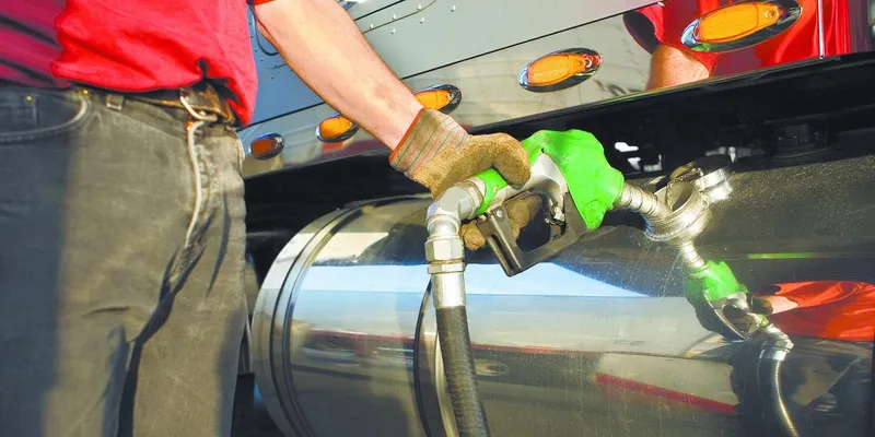 Una de cada cinco gasolineras en México no cumplen con precio tope al diésel de 27 pesos por litro; gobierno federal las exhibe