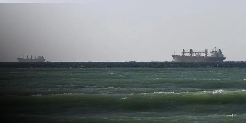 Irán endurece su estrategia marítima mientras crece la tensión regional