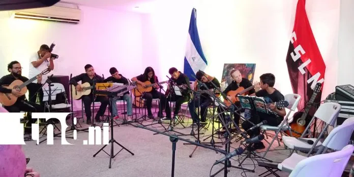Casa de Cultura Camilo Zapata vibra con repertorio de guitarra nicaragüense