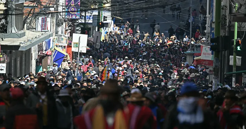 Rodrigo Paz busca relanzar su gobierno en medio de protestas y escasez en Bolivia