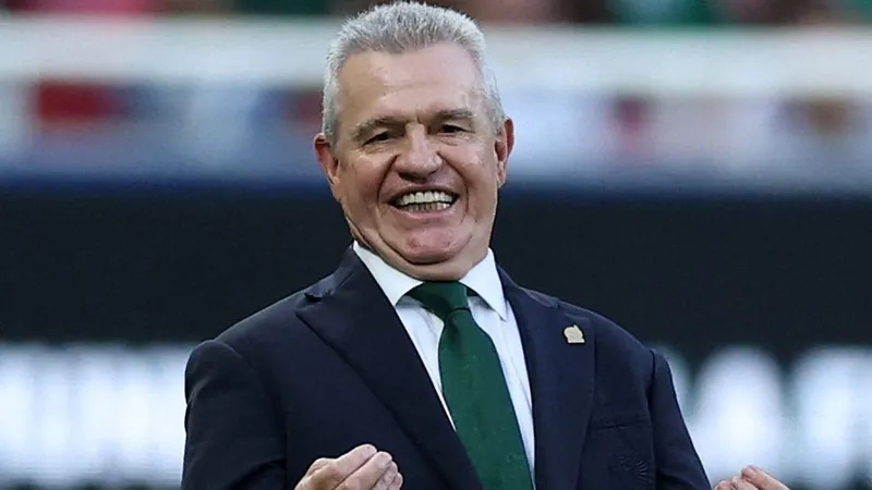 Javier Aguirre, el rescatista favorito de España que solo falló una vez