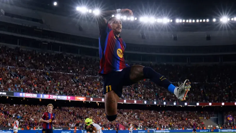 Raphinha supera a Mbappé como líder de goleo en LaLiga tras doblete ante el Rayo Vallecano