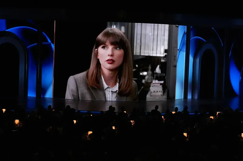Taylor Swift hace una aparición sorpresa en “Law & Order: SVU” durante los Emmy 2026