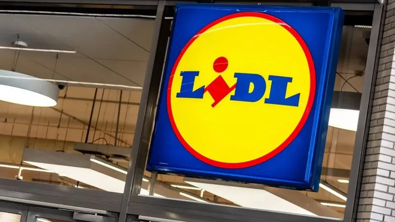 El enchufe 5 en 1 de Lidl por 9,99 euros: así es el adaptador que multiplica tus tomas