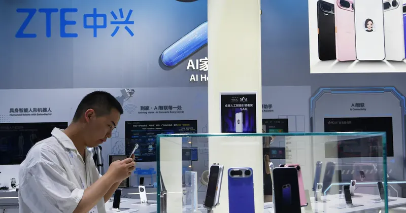 China se suma a la carrera por reinventar el smartphone para la era de la IA