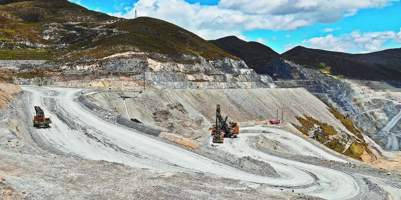 Economía peruana creció más de lo esperado en abril