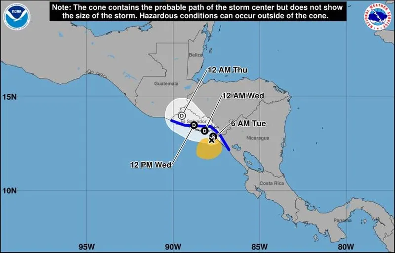 Tormenta Cristina se mueve lentamente frente a Nicaragua y amenaza con deslaves e inundaciones en la región