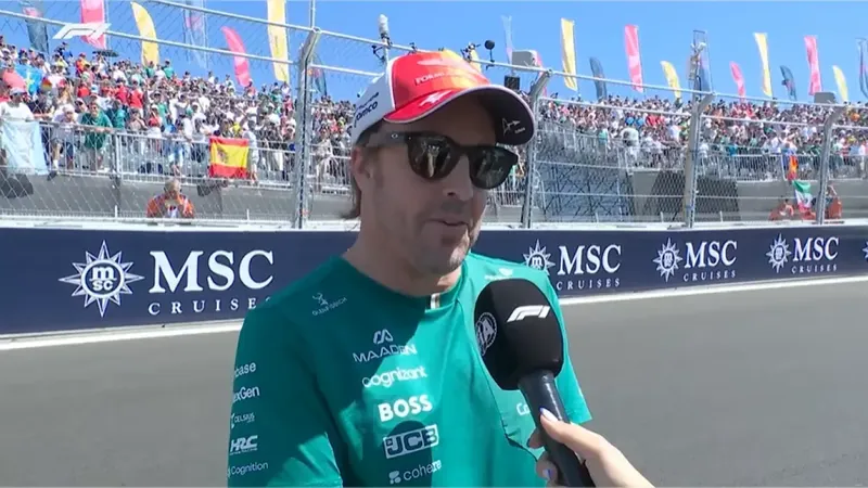 Alonso envía un mensaje en pleno baño de masasen Madring: "No sé si será la última vez que correré en España"