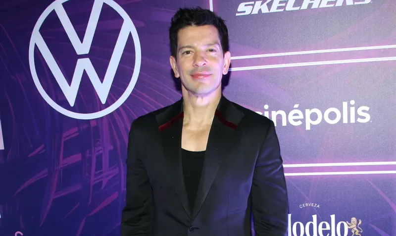 Yahir causa revuelo en “La Casa de los Famosos México” al aceptar dormir Gema y Karina